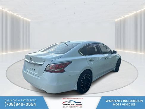 Used 2015 Nissan Altima 2.5 SV w/ Convenience Package FWD image 4