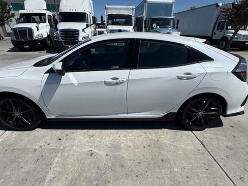 Used 2021 Honda Civic Sport image 2