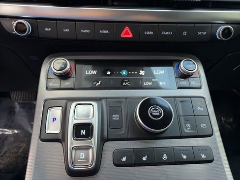 Used 2024 Hyundai Palisade Calligraphy image 15