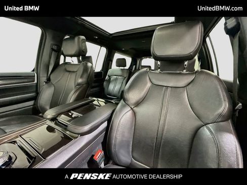 Used 2023 Jeep Wagoneer 4WD w/ Premium Group I image 5