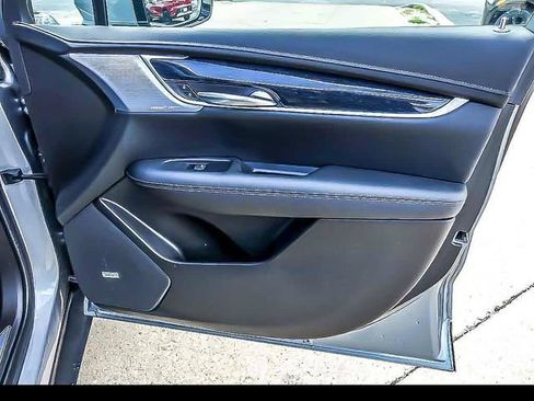 Certified 2024 Cadillac XT5 Premium Luxury AWD/4WD image 32