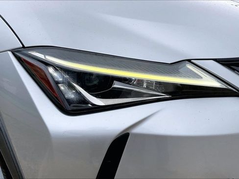 Used 2019 Lexus UX 200 w/ Premium Package FWD image 33