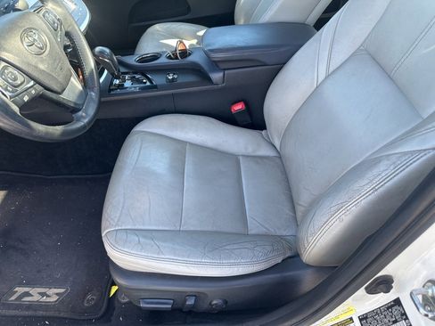 Used 2014 Toyota Avalon XLE Premium image 9