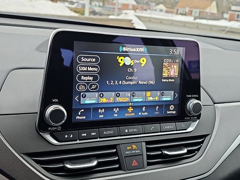 Used 2025 Nissan Altima 2.5 SR image 17