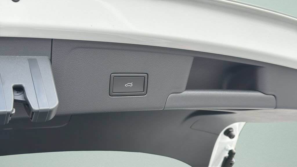 New 2026 Volkswagen Atlas Cross Sport SE FWD image 25