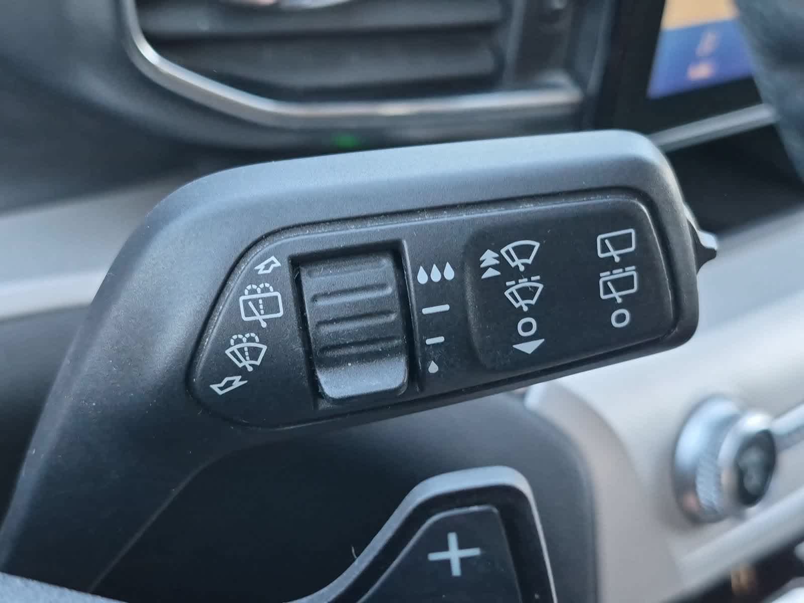 Used 2020 Ford Explorer XLT w/ Equipment Group 202A AWD/4WD image 25