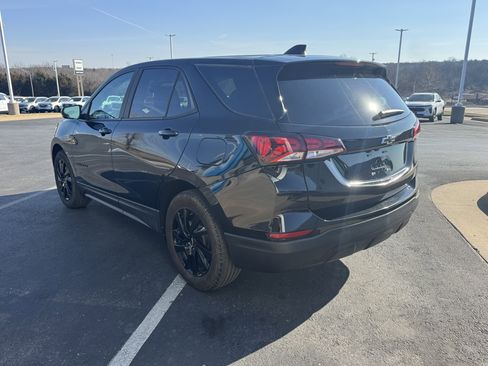 Used 2024 Chevrolet Equinox LS w/ LS Convenience Package image 3