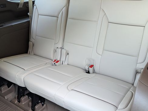 Used 2023 GMC Yukon XL Denali image 18