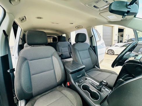 Used 2019 Chevrolet Traverse LT FWD image 28