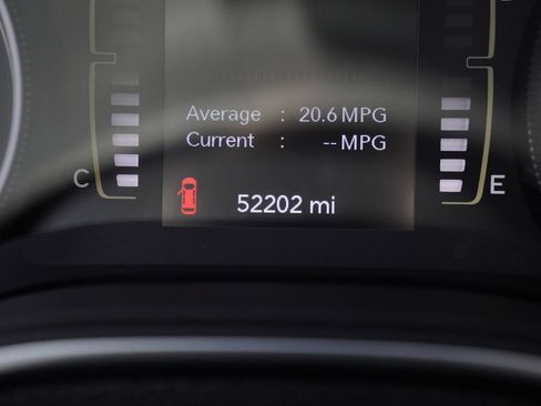Used 2022 Jeep Cherokee Latitude AWD/4WD image 12