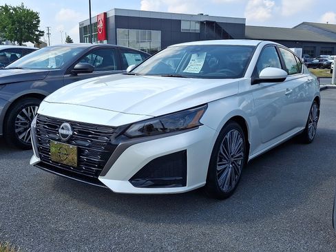 New 2026 Nissan Altima 2.5 SV w/ SV Premium Package FWD image 3