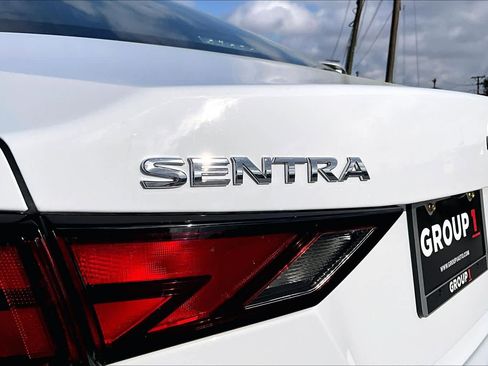 Used 2025 Nissan Sentra SV image 10