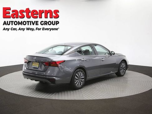 Used 2024 Nissan Altima 2.5 SV FWD image 40