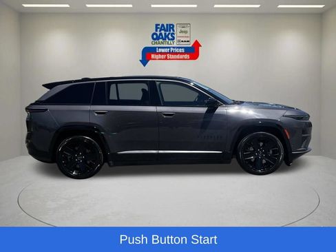 Used 2024 Jeep Wagoneer Launch Edition AWD/4WD image 6