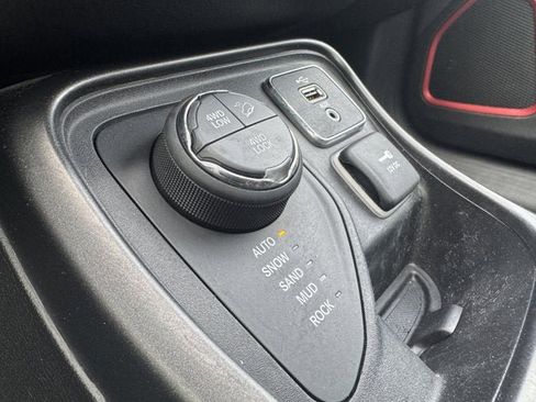 Used 2018 Jeep Compass Trailhawk w/ Navigation Group image 23
