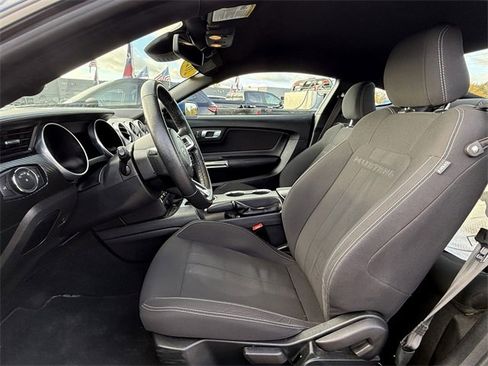 Certified 2022 Ford Mustang Coupe image 6