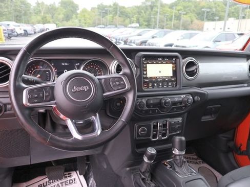 Used 2020 Jeep Wrangler Unlimited Sahara w/ Uconnect 4C Nav & Sound Group AWD/4WD image 13