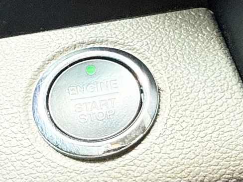 Used 2018 Ford F150 Lariat image 31