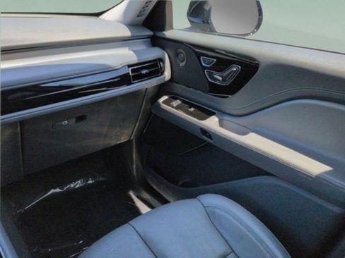 Used 2021 Lincoln Aviator Reserve w/ Elements Package Plus RWD image 16