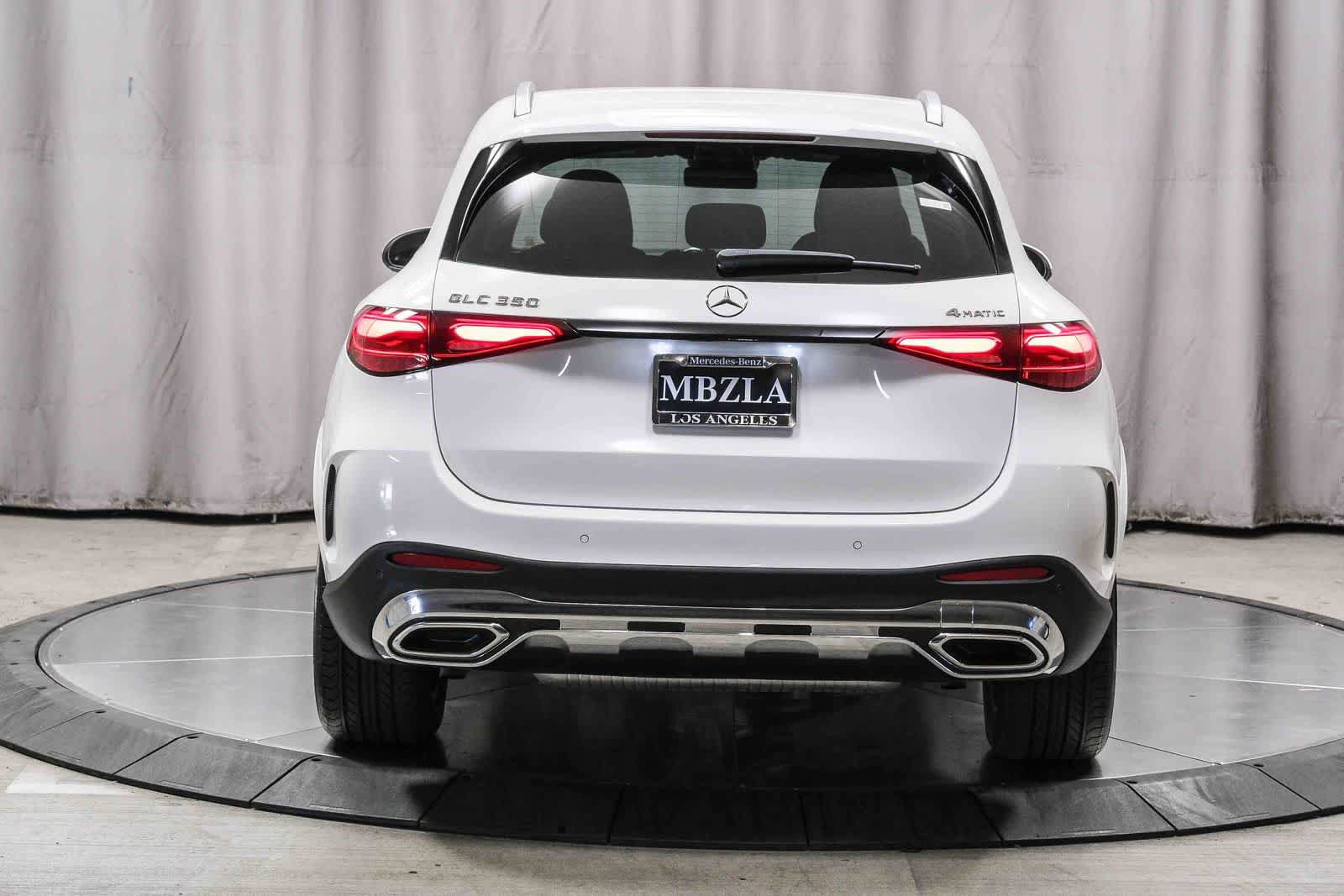 Used 2025 Mercedes-Benz GLC 350e 4MATIC image 3