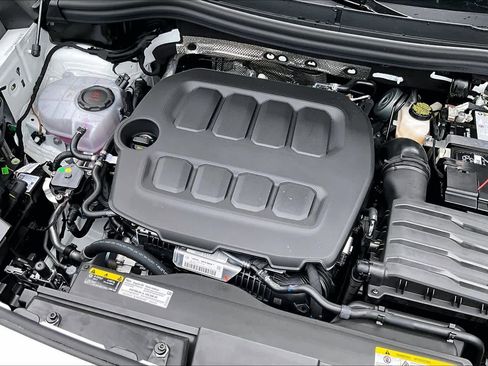 New 2026 Volkswagen Tiguan SE R-Line image 17
