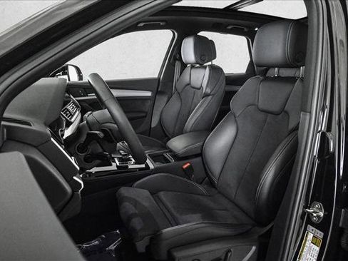 Certified 2024 Audi Q5 e Prestige image 17