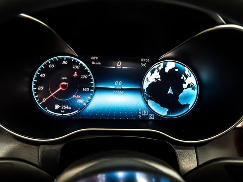 Used 2023 Mercedes-Benz GLC 300 4MATIC Coupe image 20