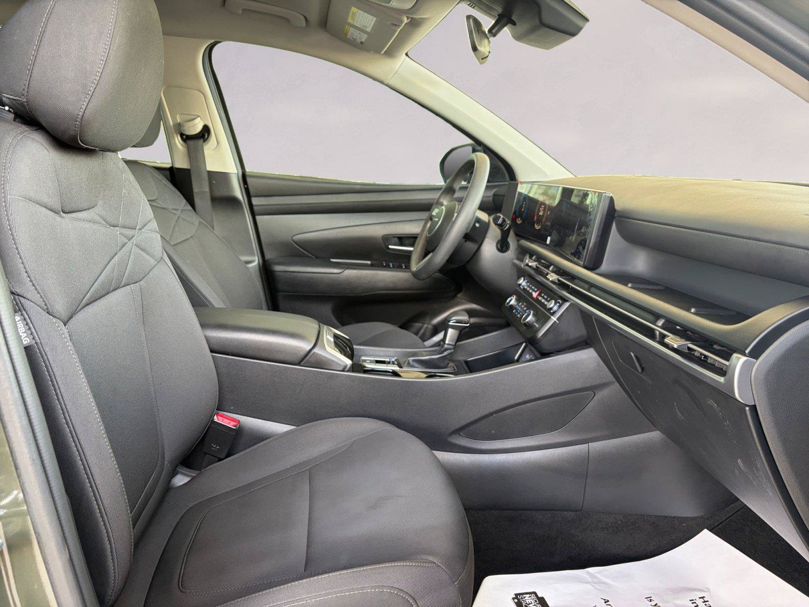 Used 2025 Hyundai Tucson SE FWD image 15