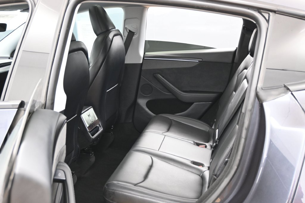 Used 2026 Tesla Model Y Long Range RWD image 38
