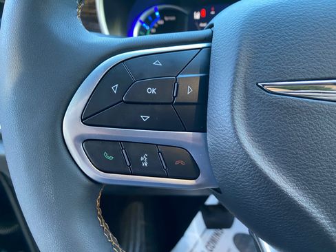 Used 2023 Chrysler Pacifica Pinnacle image 59