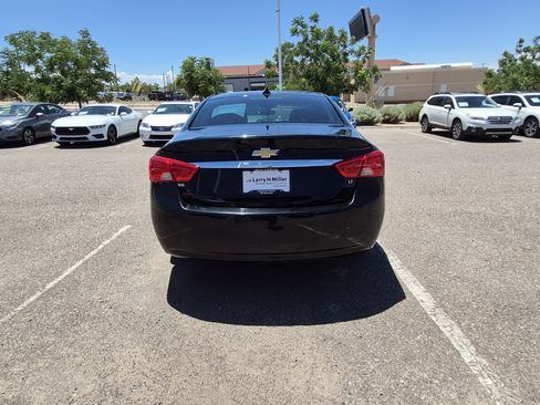 Used 2017 Chevrolet Impala LT FWD image 4