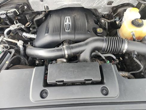 Used 2017 Lincoln Navigator Select RWD image 31