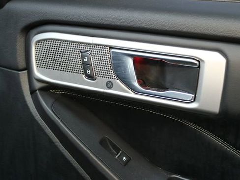 Used 2020 Ford Explorer ST image 9