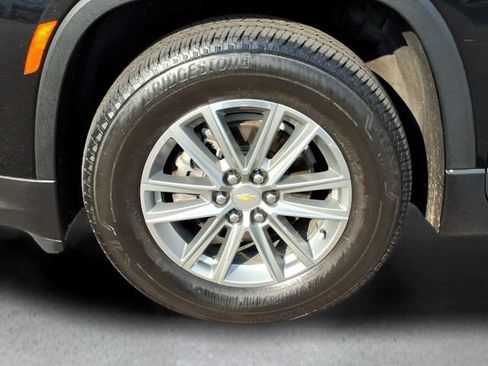 Used 2023 Chevrolet Traverse LT FWD image 10