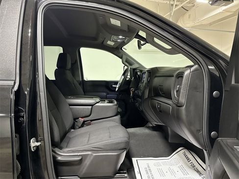 Used 2022 Chevrolet Silverado 2500 Custom w/ Custom Value Package image 21