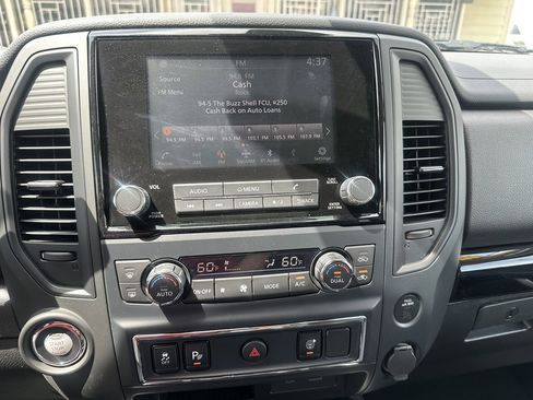 Used 2023 Nissan Titan SV w/ SV Convenience Package image 17