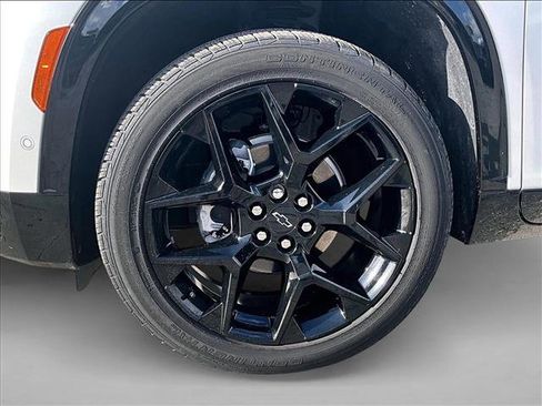 Used 2025 Chevrolet Traverse RS FWD image 10