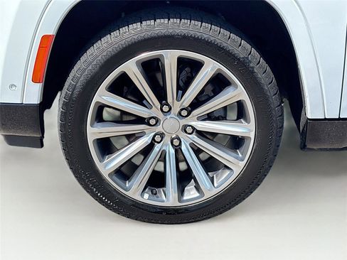Used 2023 Jeep Grand Wagoneer Series II AWD/4WD image 34