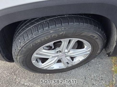 Used 2024 GMC Terrain SLE FWD image 7