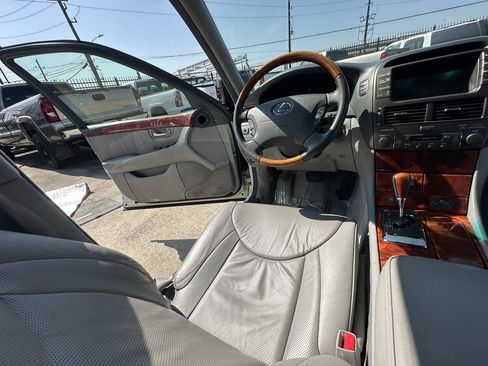 Used 2006 Lexus LS 430 RWD image 64