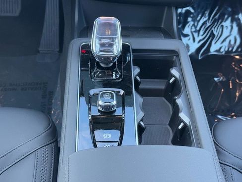 New 2025 Volvo XC90 B5 Plus image 12