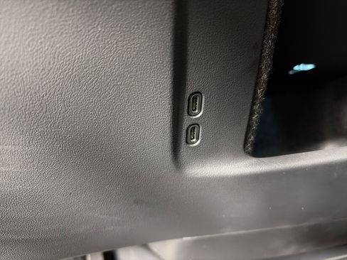 Certified 2025 Cadillac Optiq Sport 2 image 28