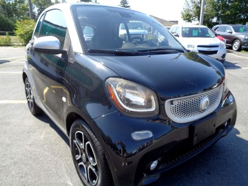 Used 2016 smart fortwo passion image 18
