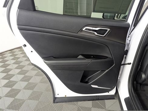 Used 2023 Kia Sportage EX image 28