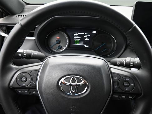 Used 2023 Toyota Venza Nightshade AWD/4WD image 9