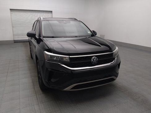 Used 2023 Volkswagen Taos SE w/ Panoramic Sunroof Package FWD image 14