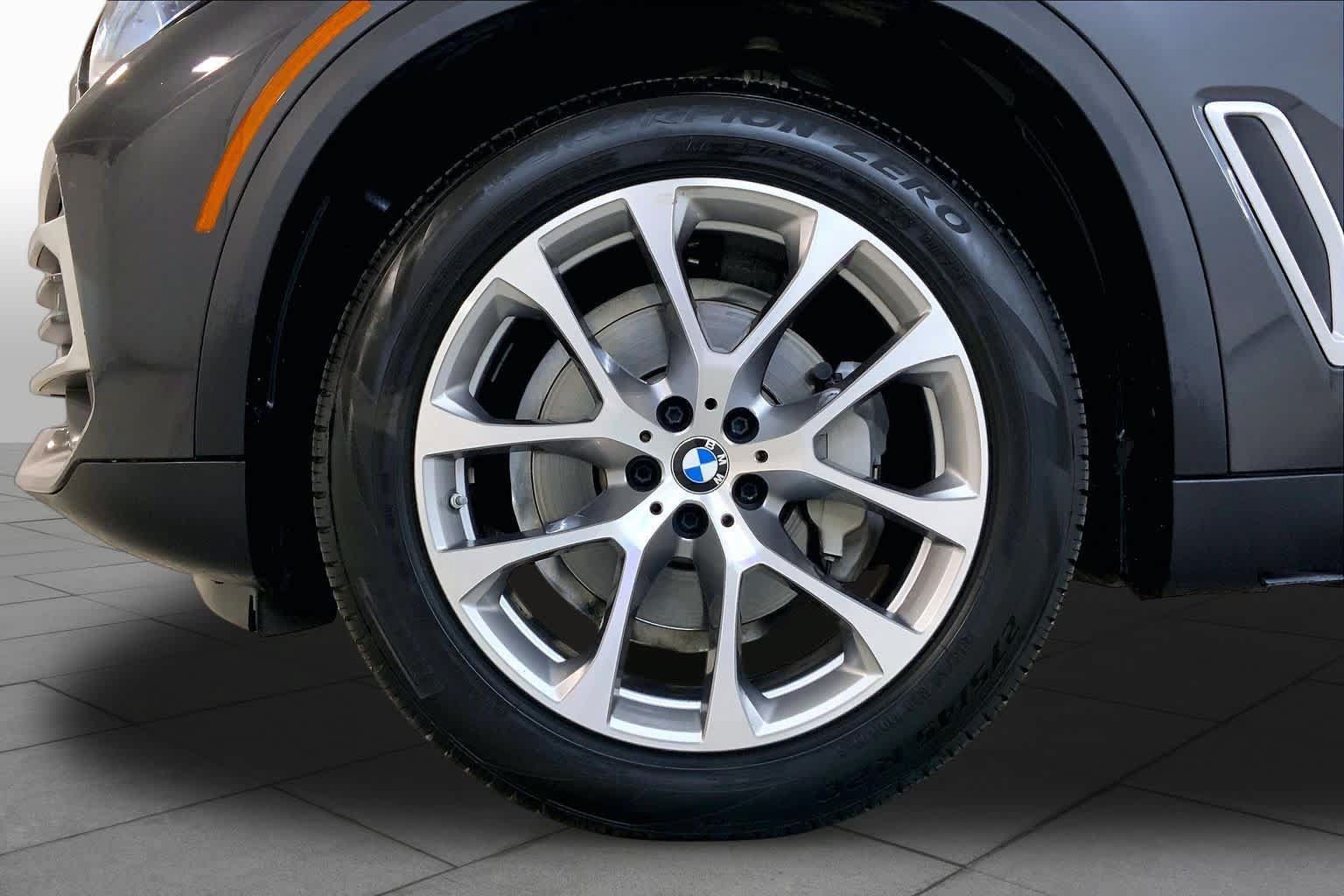 Used 2022 BMW X5 xDrive40i w/ Executive Package AWD/4WD image 10