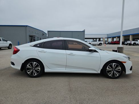 Used 2018 Honda Civic EX-T image 2