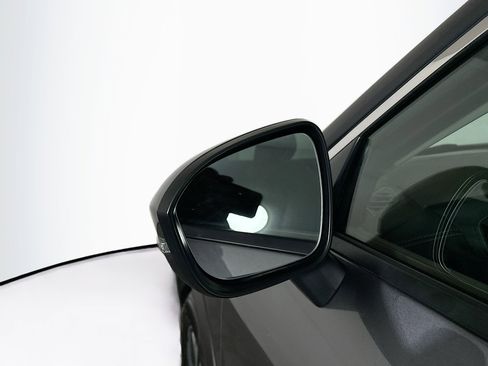 Used 2023 Nissan Rogue SV image 16