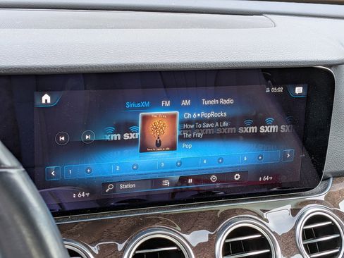 Used 2021 Mercedes-Benz E 350 Sedan image 19